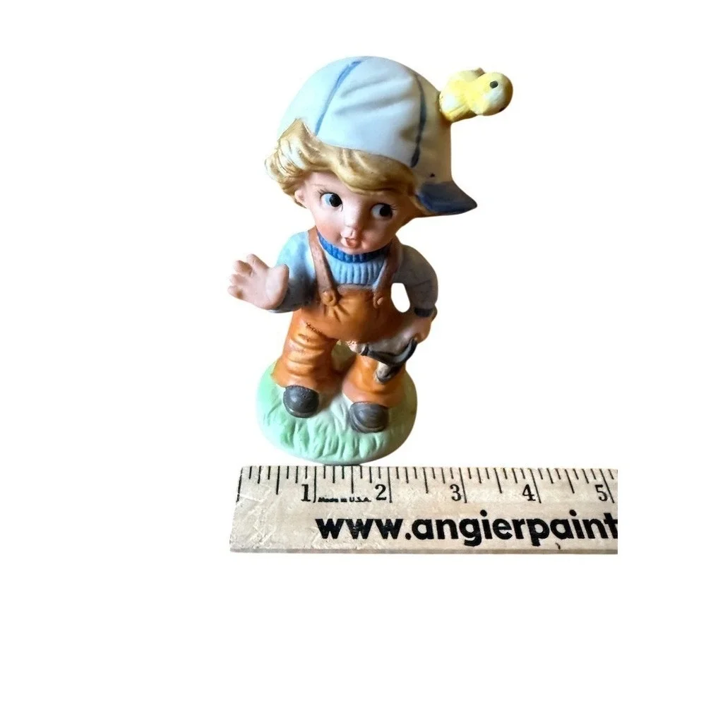 Vintage Homco Boy w/ Slingshot & Bird on Hat Figurine 5 in Multicolor porcelain‎
